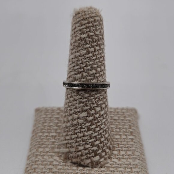 Jewelry - Size 7 Sterling Silver Clear Crystals Channel Band Ring A3532